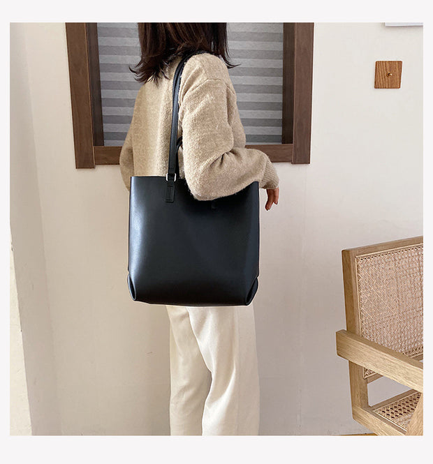 Large capacity fashion tote bag